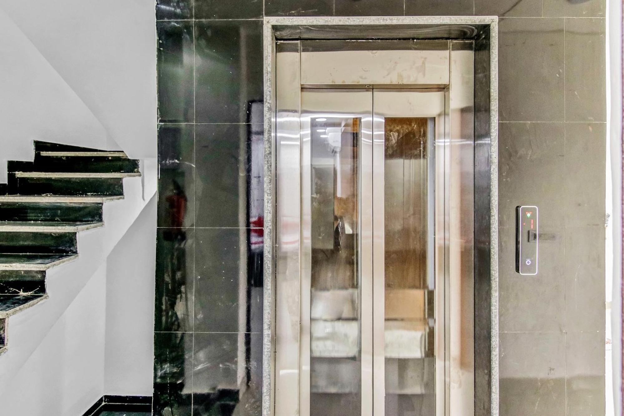 Flagship Hotel Secret Mirage Near Rithala Metro Station New Delhi Exterior photo